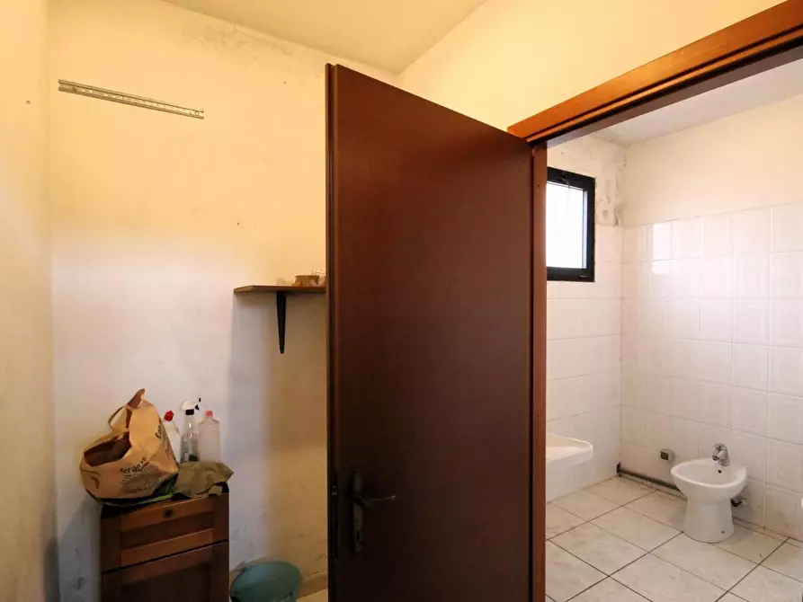 Immagine 7 di Attività artigianale in vendita  a Capannori