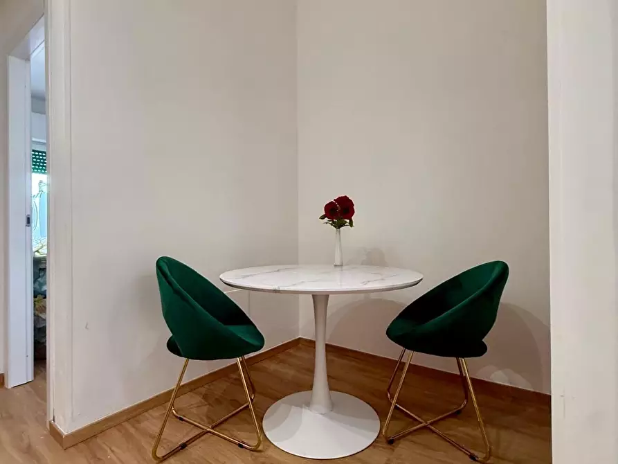 Immagine 12 di Appartamento in vendita  a Viareggio