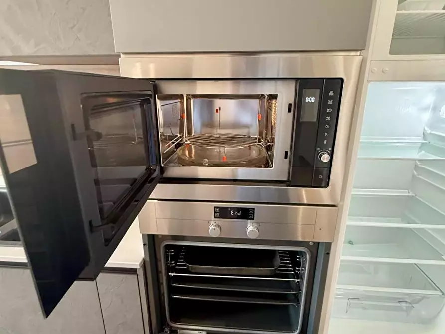 Immagine 8 di Appartamento in vendita  a Viareggio