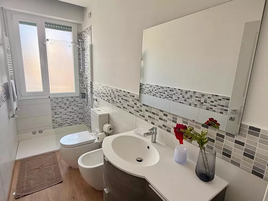 Immagine 16 di Appartamento in vendita  a Viareggio