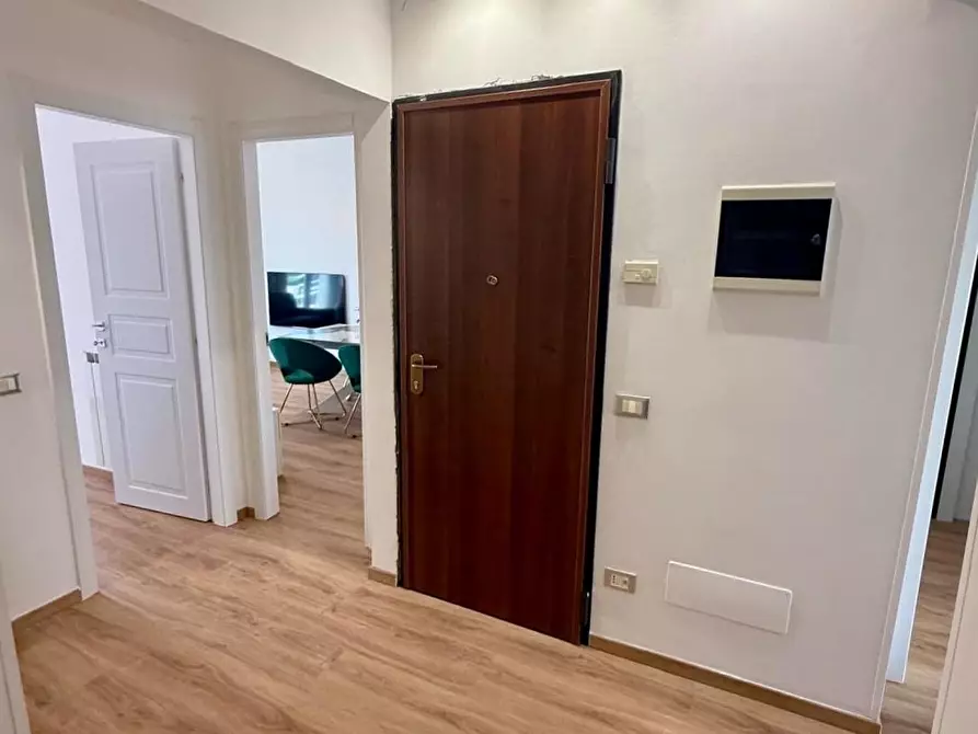 Immagine 3 di Appartamento in vendita  a Viareggio