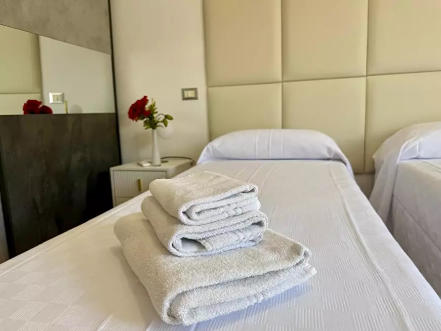 Immagine 14 di Appartamento in vendita  a Viareggio