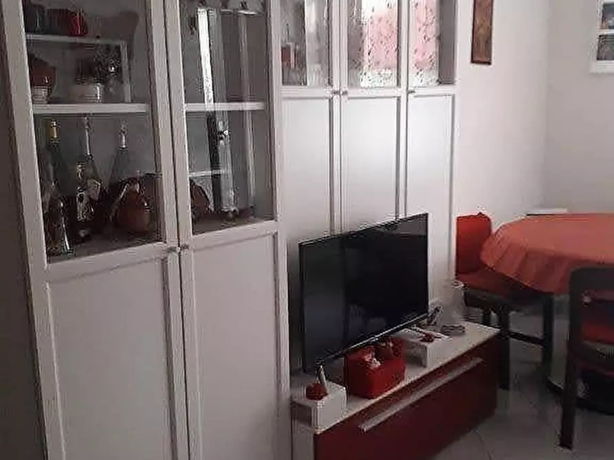 Immagine 2 di Appartamento in vendita  a Massa