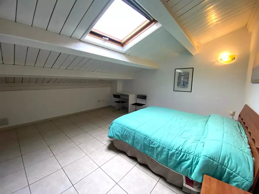 Immagine 10 di Mansarda in vendita  a Massa