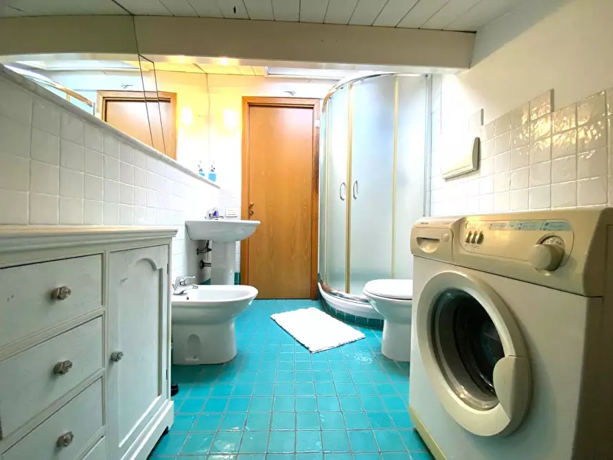 Immagine 11 di Mansarda in vendita  a Massa