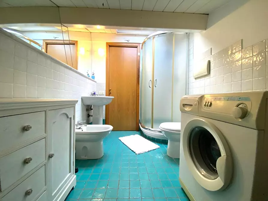 Immagine 18 di Mansarda in vendita  a Massa