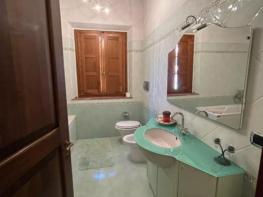 Immagine 45 di Casa colonica in vendita  a Cerreto Guidi