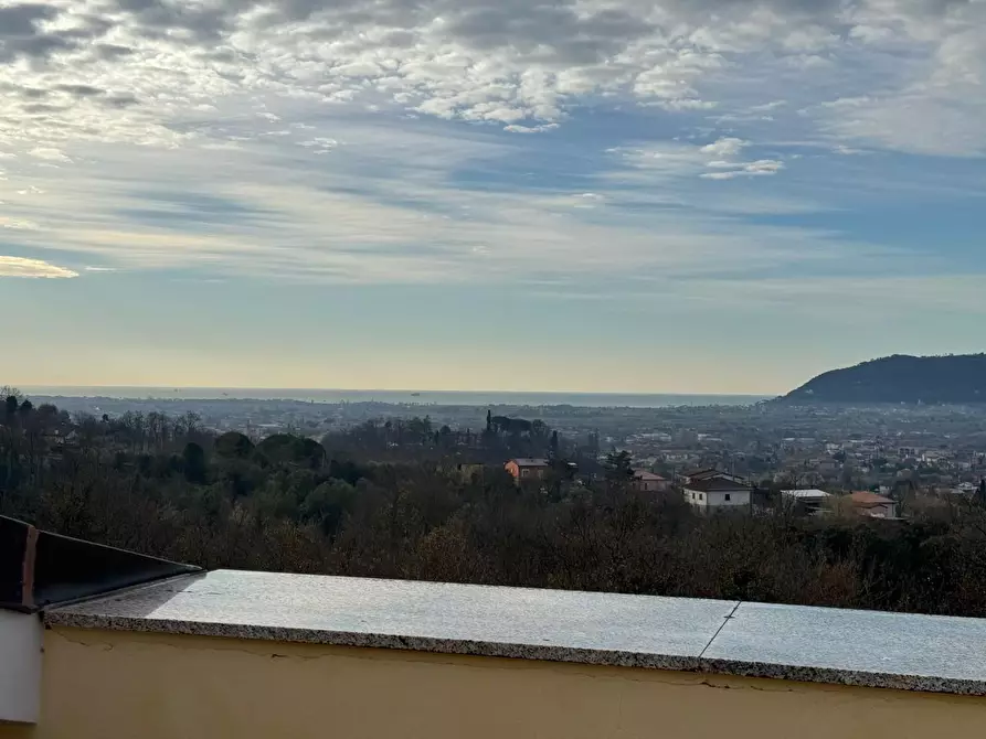 Immagine 3 di Villa in vendita  a Castelnuovo Magra