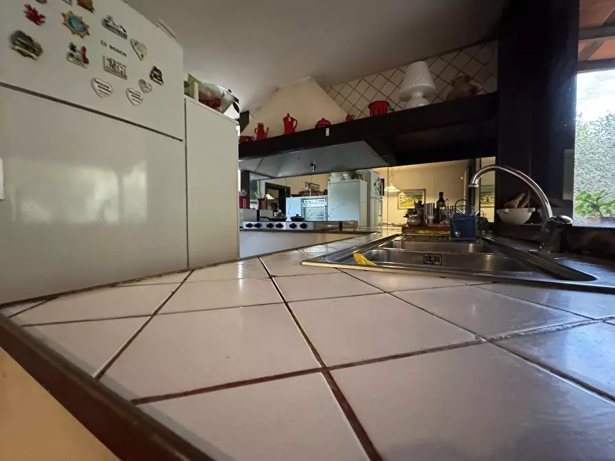 Immagine 31 di Villa in vendita  a Castelnuovo Magra