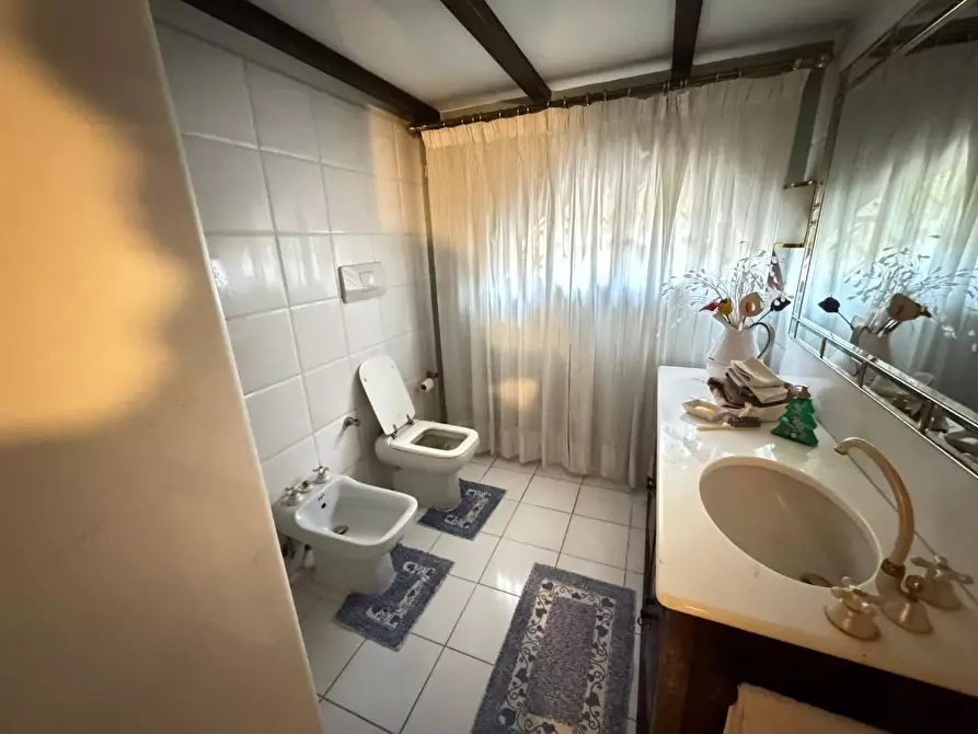 Immagine 28 di Villa in vendita  a Castelnuovo Magra