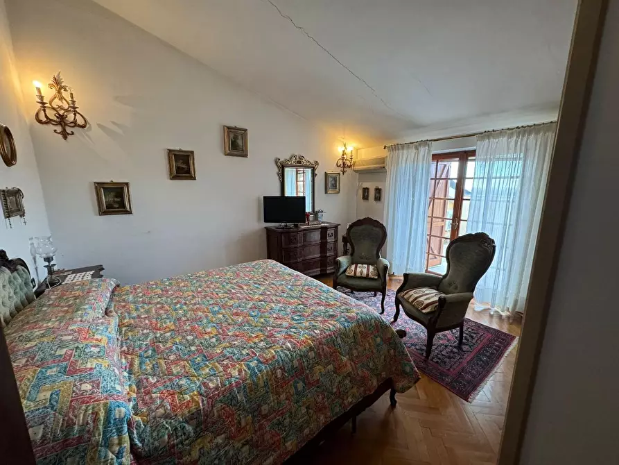 Immagine 8 di Villa in vendita  a Castelnuovo Magra