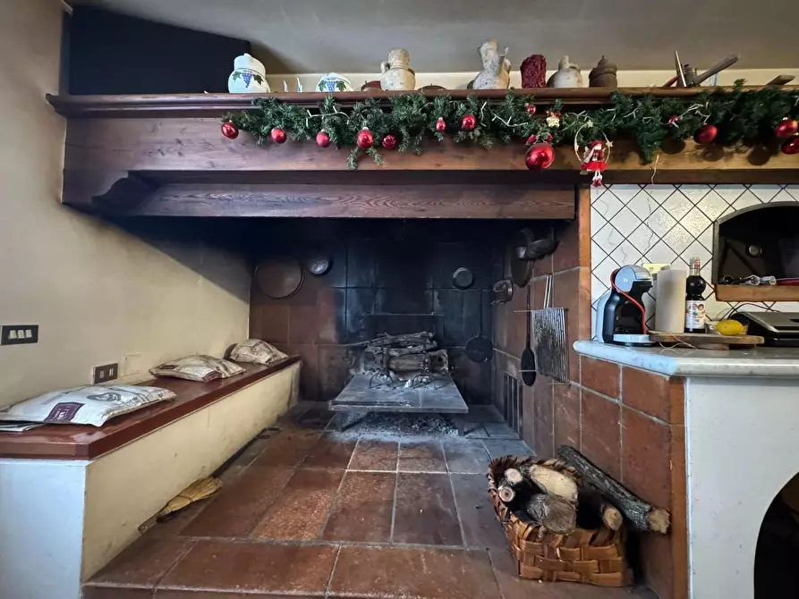 Immagine 25 di Villa in vendita  a Castelnuovo Magra