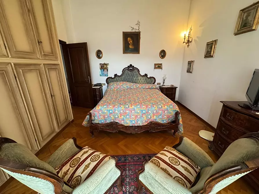 Immagine 6 di Villa in vendita  a Castelnuovo Magra