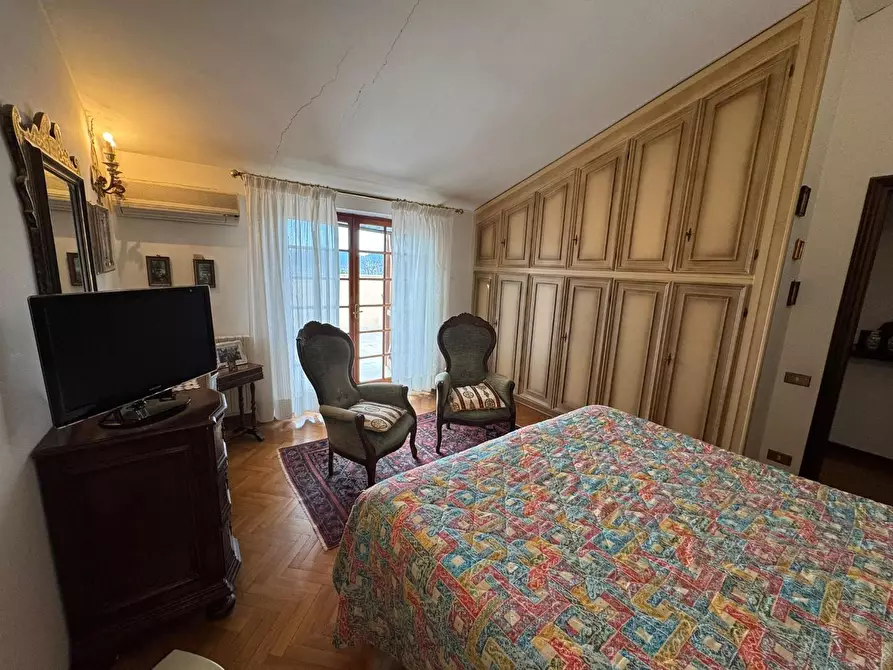 Immagine 7 di Villa in vendita  a Castelnuovo Magra