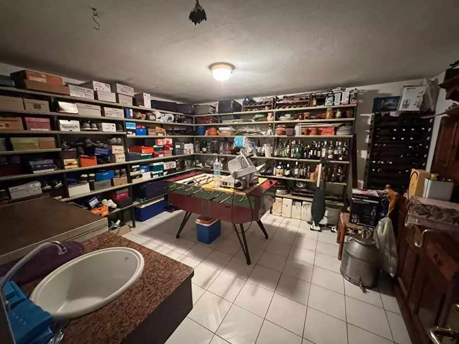 Immagine 23 di Villa in vendita  a Castelnuovo Magra