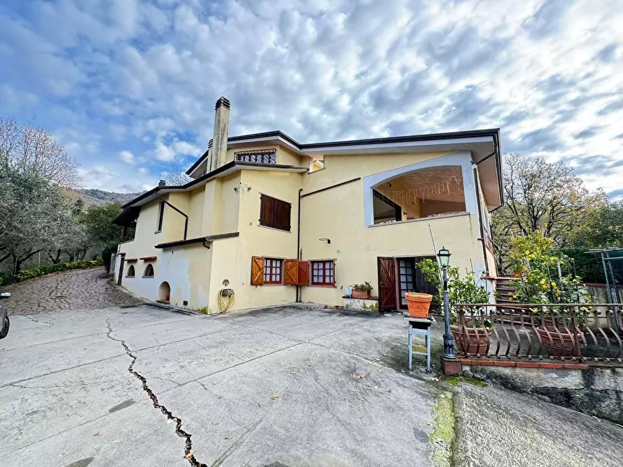 Immagine 21 di Villa in vendita  a Castelnuovo Magra