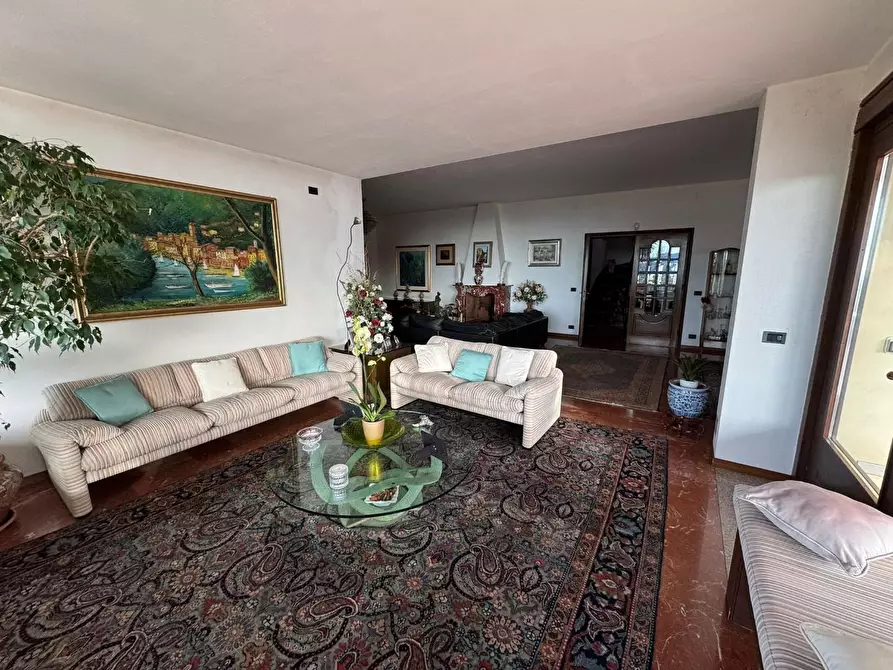 Immagine 35 di Villa in vendita  a Castelnuovo Magra