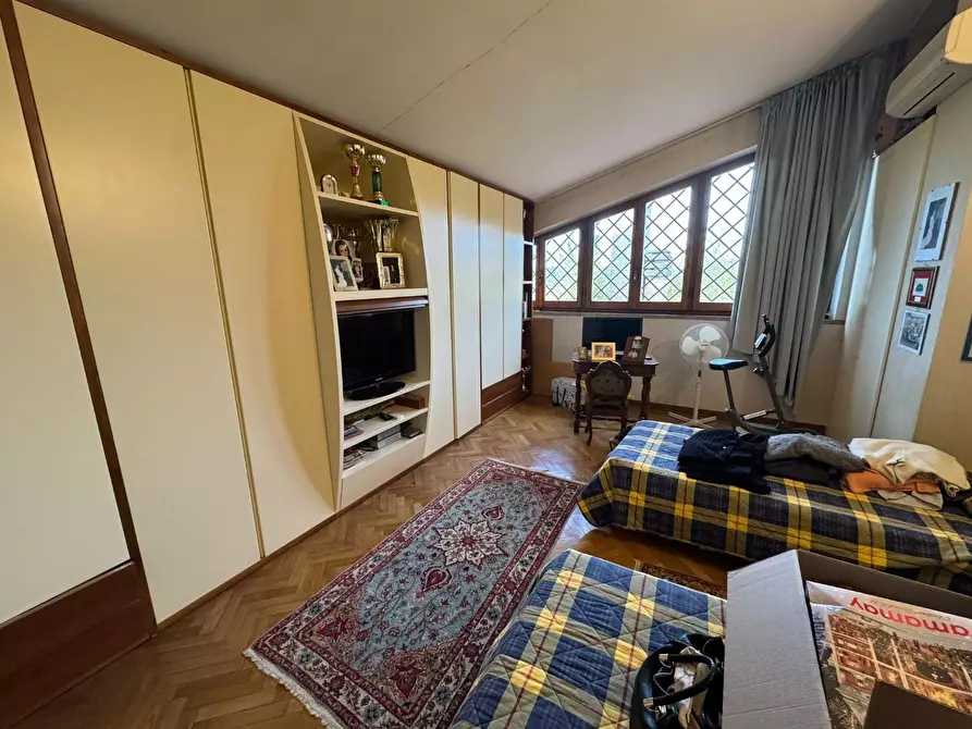 Immagine 10 di Villa in vendita  a Castelnuovo Magra