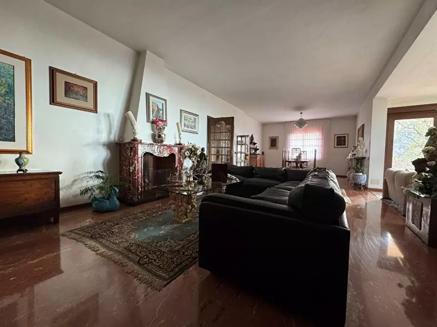 Immagine 33 di Villa in vendita  a Castelnuovo Magra