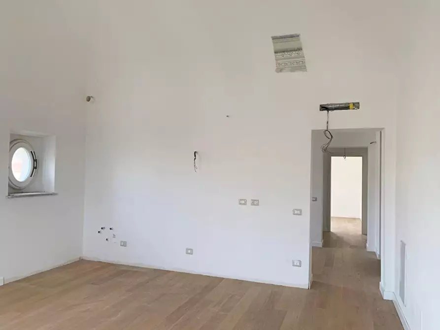 Immagine 24 di Appartamento in vendita  a Livorno