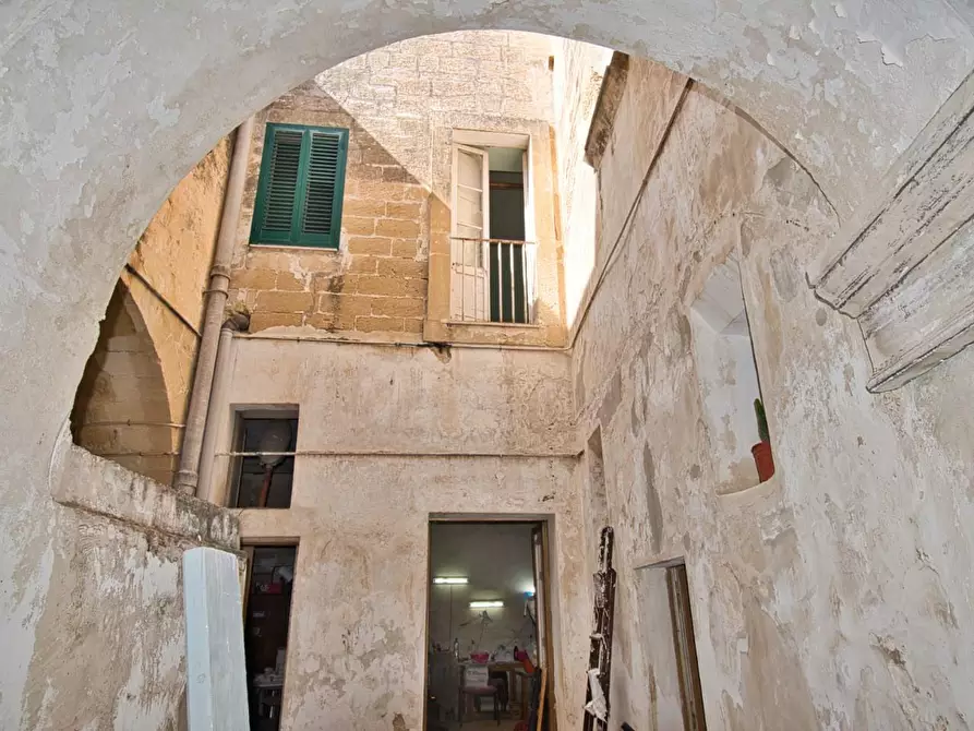 Immagine 37 di Casa indipendente in vendita  a Lecce