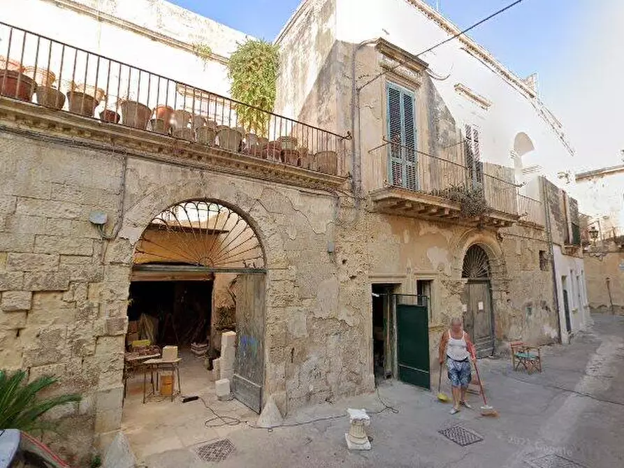 Immagine 2 di Casa indipendente in vendita  a Lecce