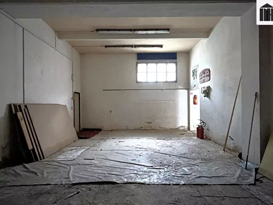 Immagine 2 di Laboratorio in vendita  a Santa Croce Sull'arno