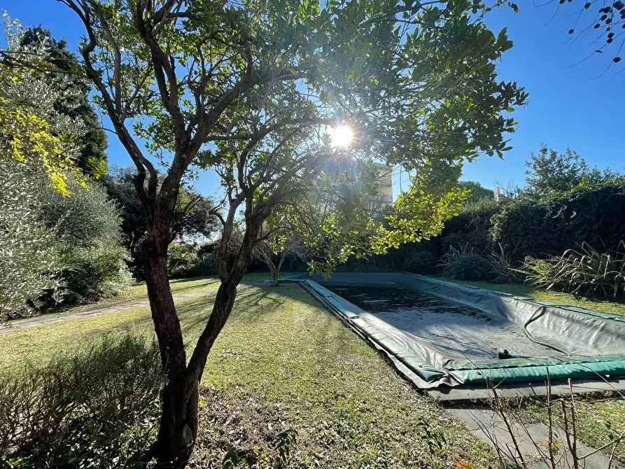 Immagine 2 di Villa in vendita  a Empoli