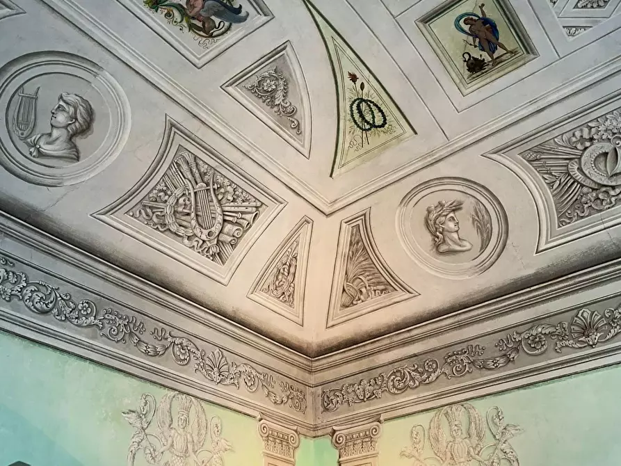 Immagine 47 di Villa in vendita  a Empoli