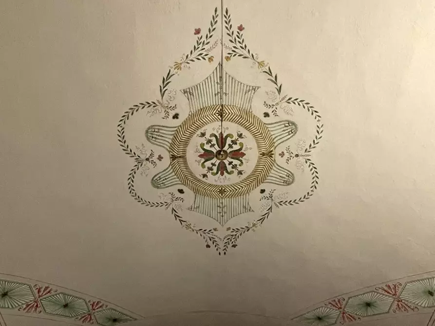 Immagine 37 di Villa in vendita  a Empoli