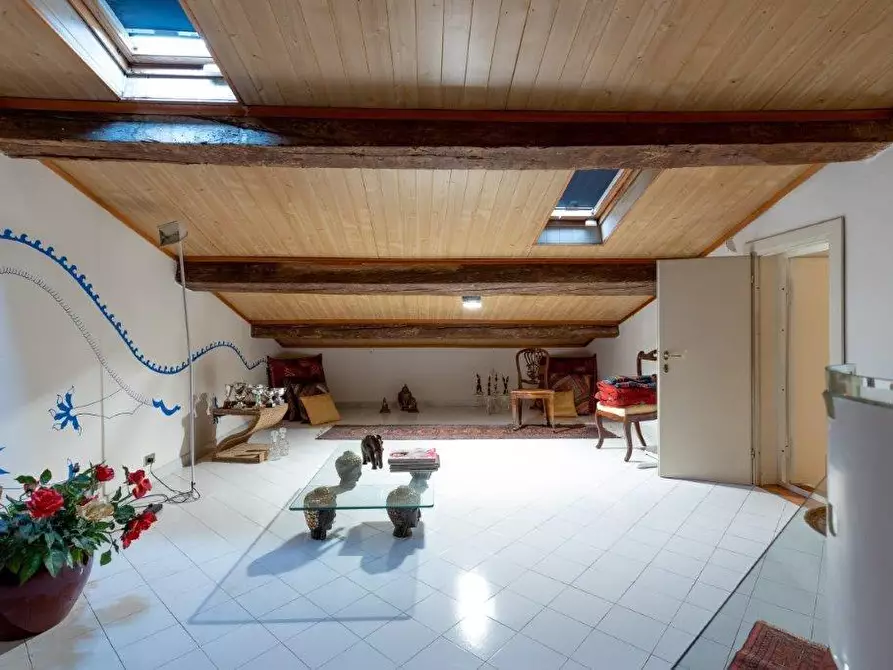 Immagine 11 di Appartamento in affitto  a Pisa