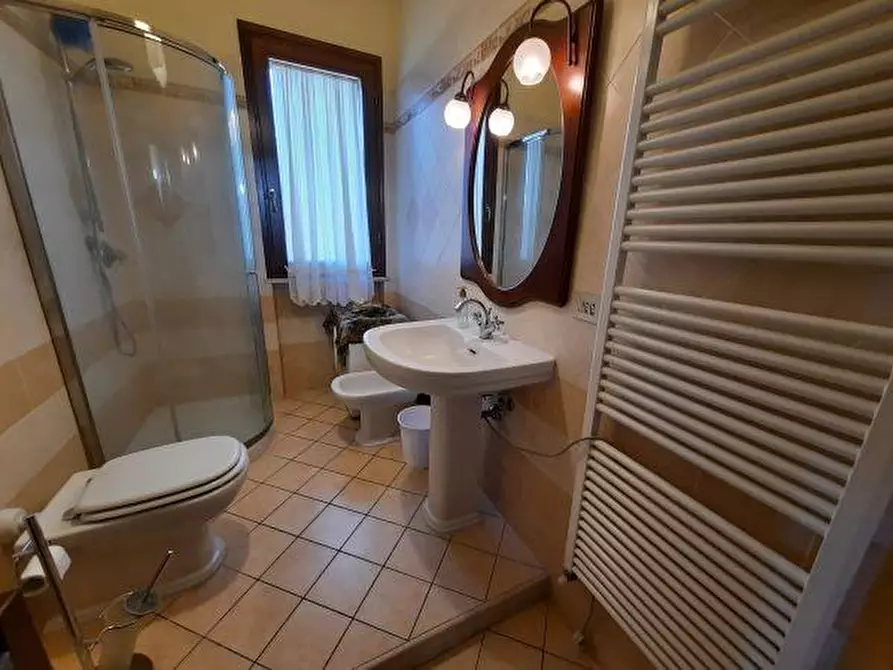 Immagine 11 di Casa bifamiliare in vendita  a Rosignano Marittimo