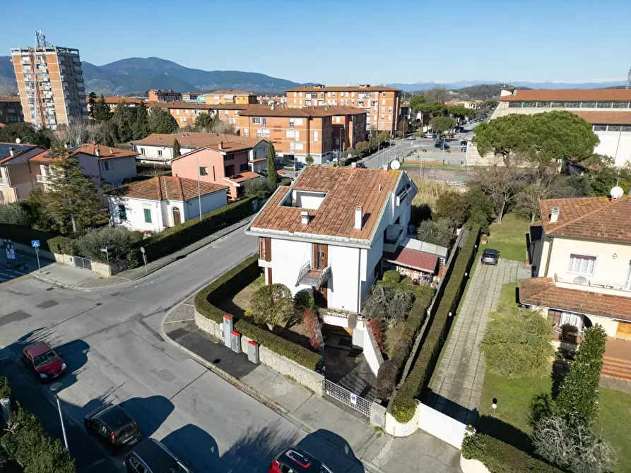 Immagine 2 di Casa bifamiliare in vendita  a Pontedera