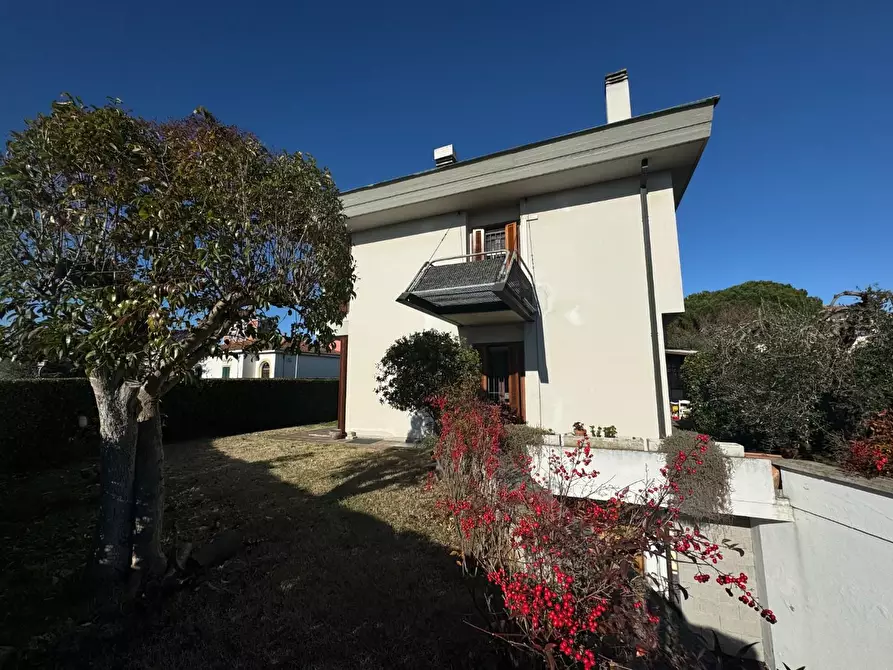 Immagine 6 di Casa bifamiliare in vendita  a Pontedera