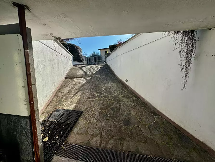 Immagine 19 di Casa bifamiliare in vendita  a Pontedera