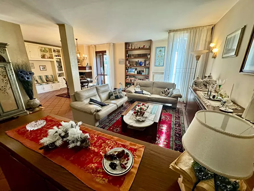 Immagine 9 di Casa bifamiliare in vendita  a Pontedera