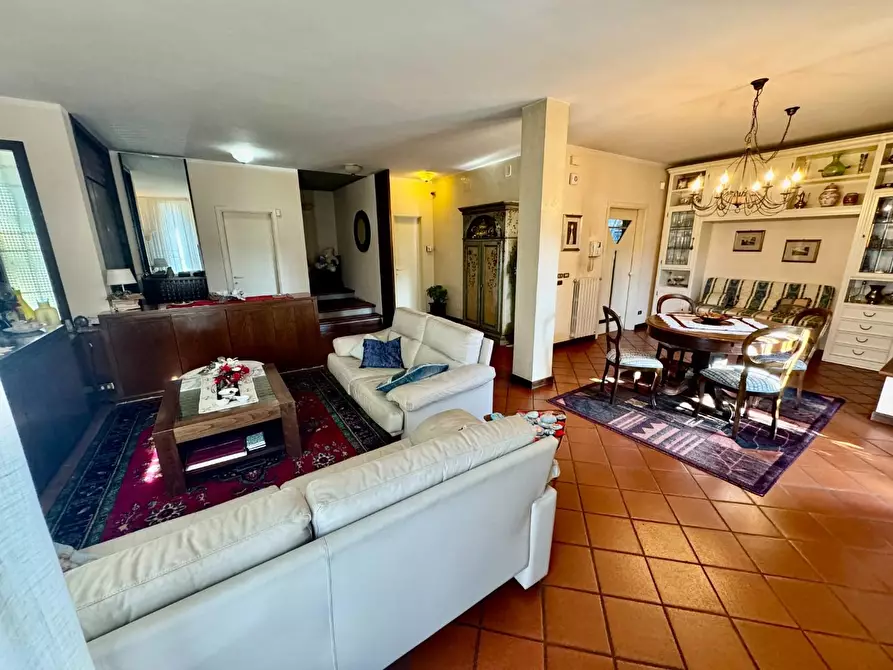 Immagine 12 di Casa bifamiliare in vendita  a Pontedera