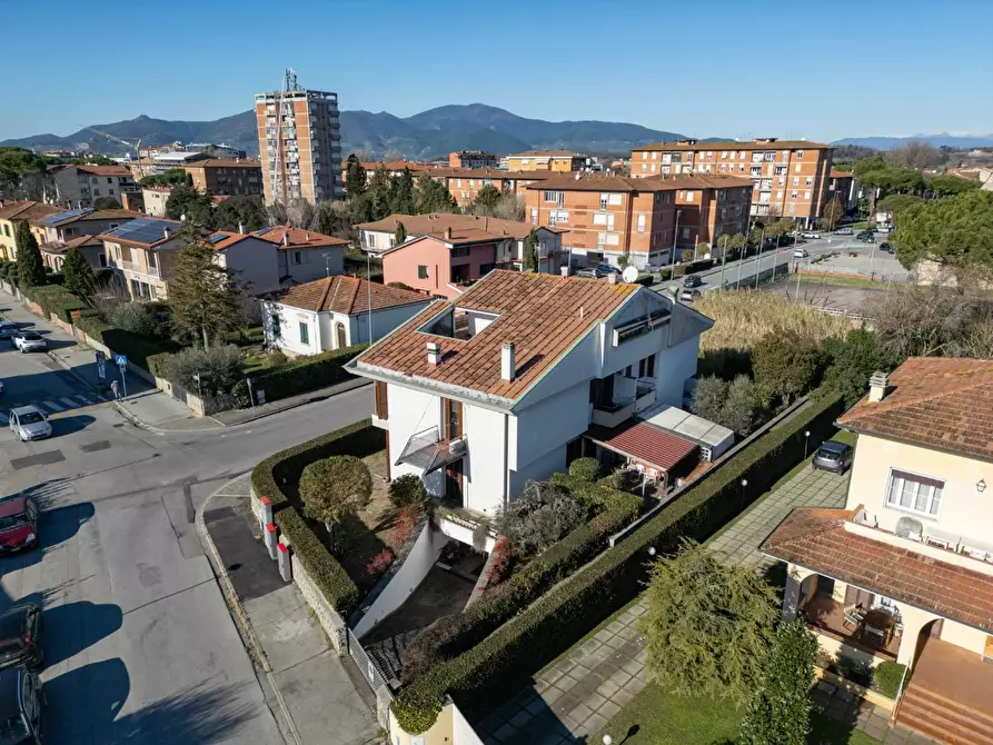 Immagine 3 di Casa bifamiliare in vendita  a Pontedera