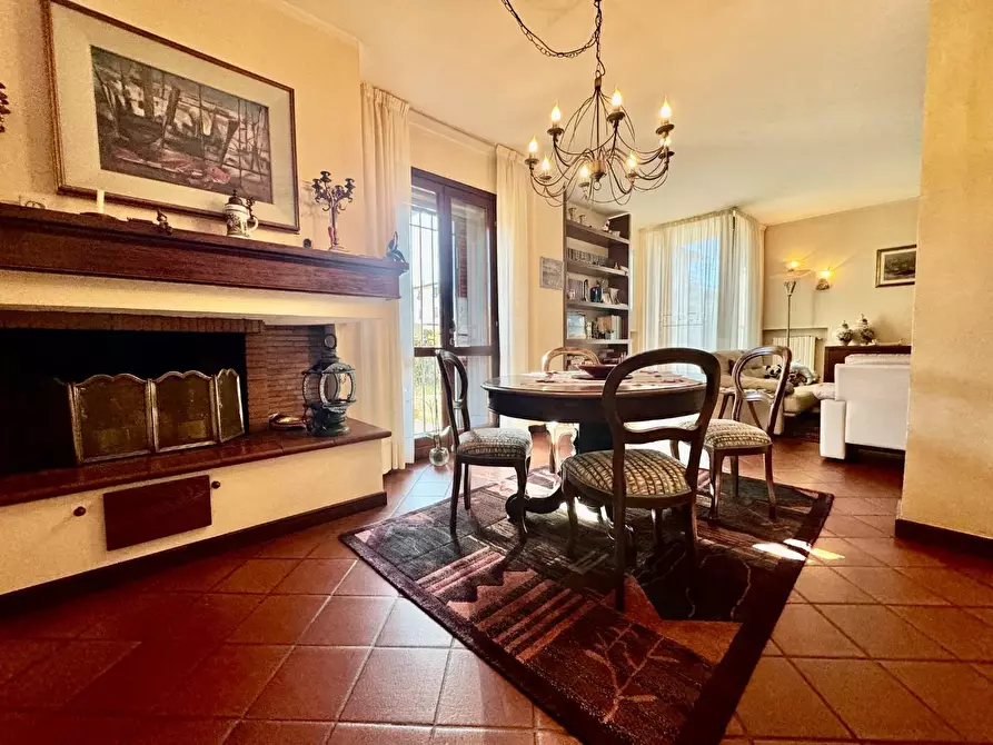 Immagine 8 di Casa bifamiliare in vendita  a Pontedera