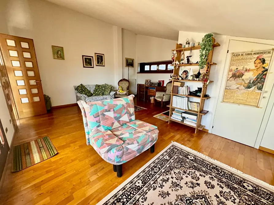 Immagine 34 di Casa bifamiliare in vendita  a Pontedera