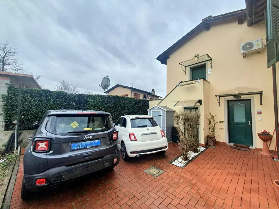 Immagine 33 di Appartamento in vendita  a Capannori