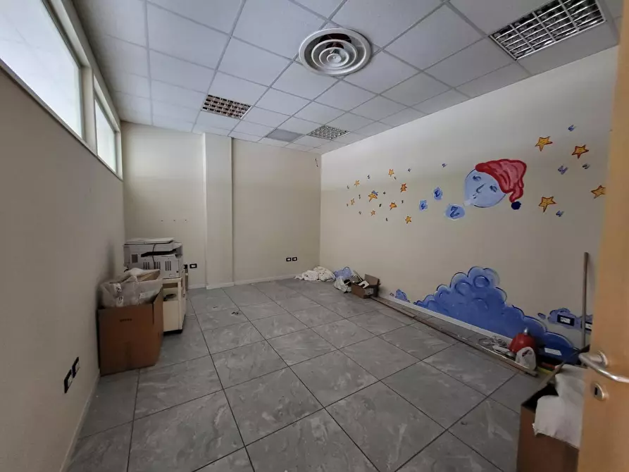 Immagine 4 di Ufficio in affitto  a Calcinaia