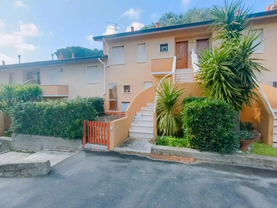 Immagine 2 di Appartamento in vendita  a Rosignano Marittimo