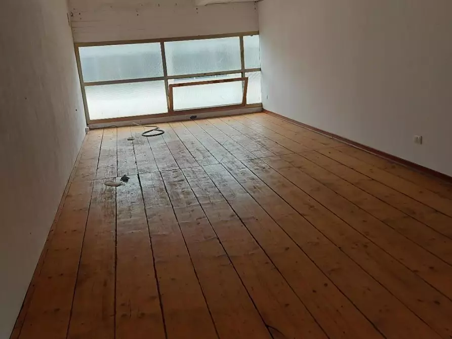 Immagine 2 di Laboratorio in vendita  a Fucecchio