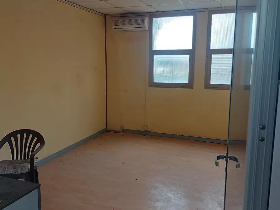Immagine 6 di Laboratorio in vendita  a Fucecchio