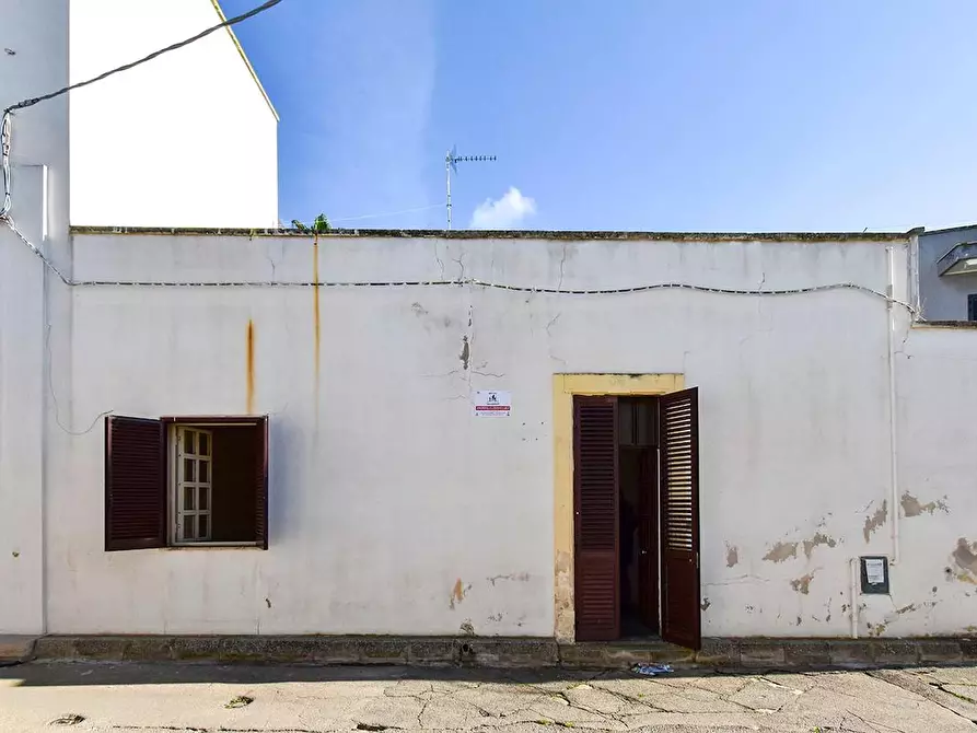 Immagine 1 di Casa indipendente in vendita  a Veglie