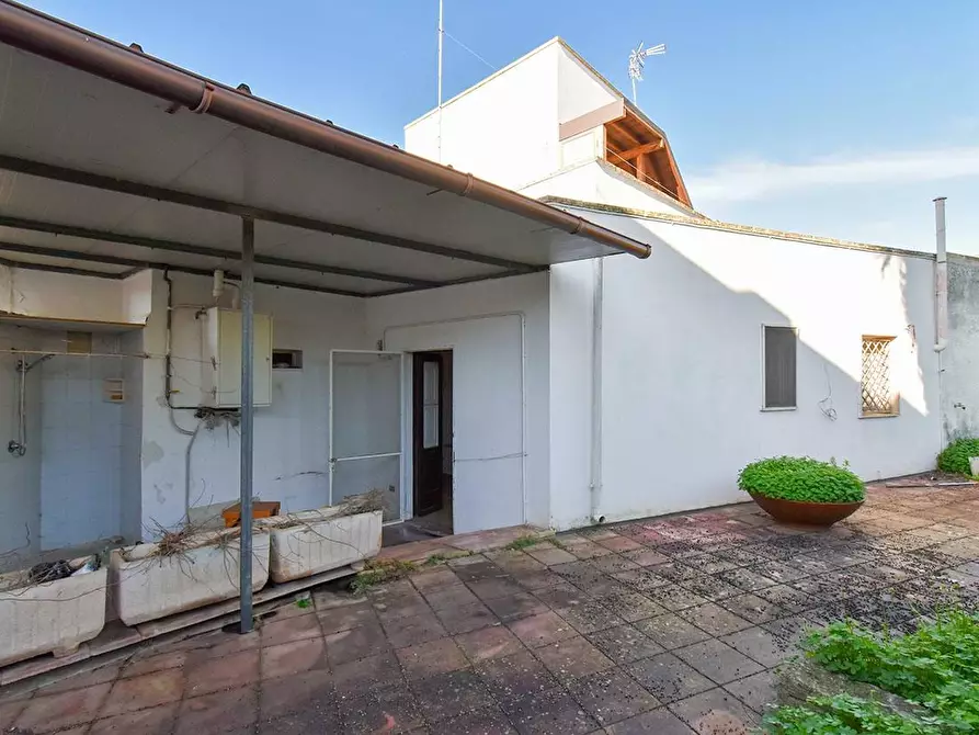 Immagine 3 di Casa indipendente in vendita  a Veglie