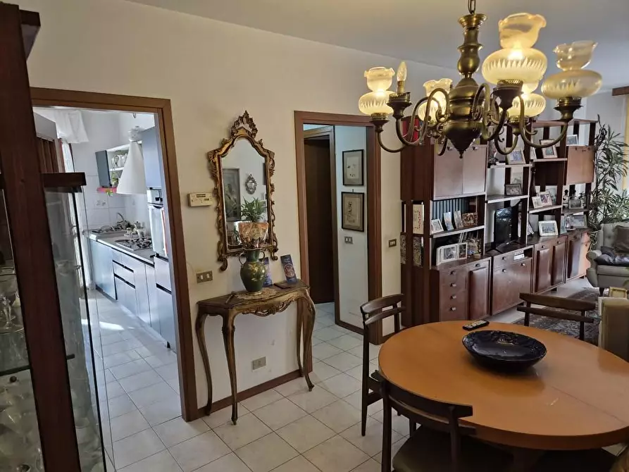 Immagine 3 di Appartamento in vendita  a Carrara