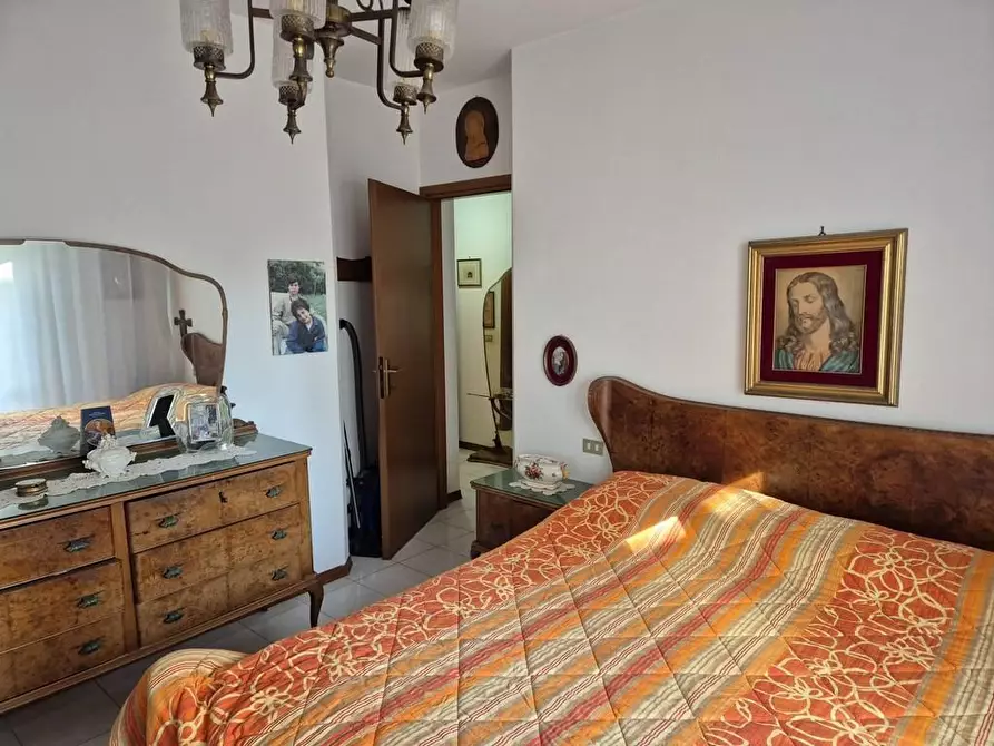 Immagine 5 di Appartamento in vendita  a Carrara