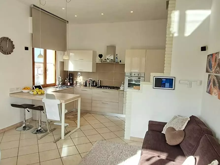 Immagine 2 di Appartamento in vendita  a Cecina